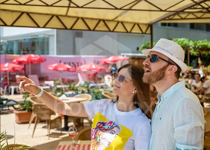 Ξενοδοχείο με διαμερίσματα Briz Σάνι Μπιτς